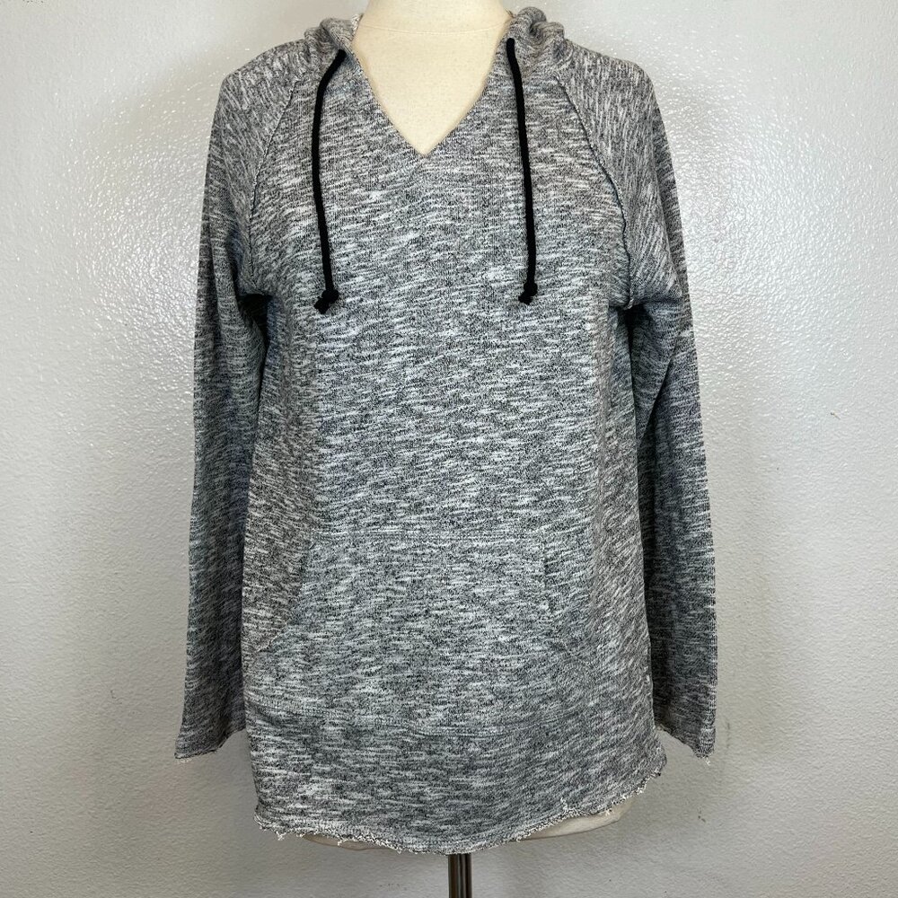 NWT Essentials By Full‎ Tilt Women's Size L Gray Hoodie Sweater